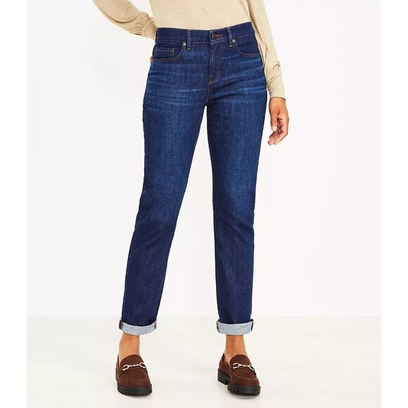 LOFT Girlfriend mid rise Jeans in Dark Rinse Size 25 $80 - Picture 2 of 8